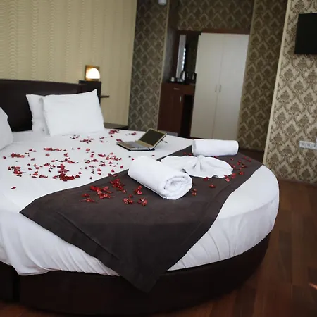 Safir Hotel 4*